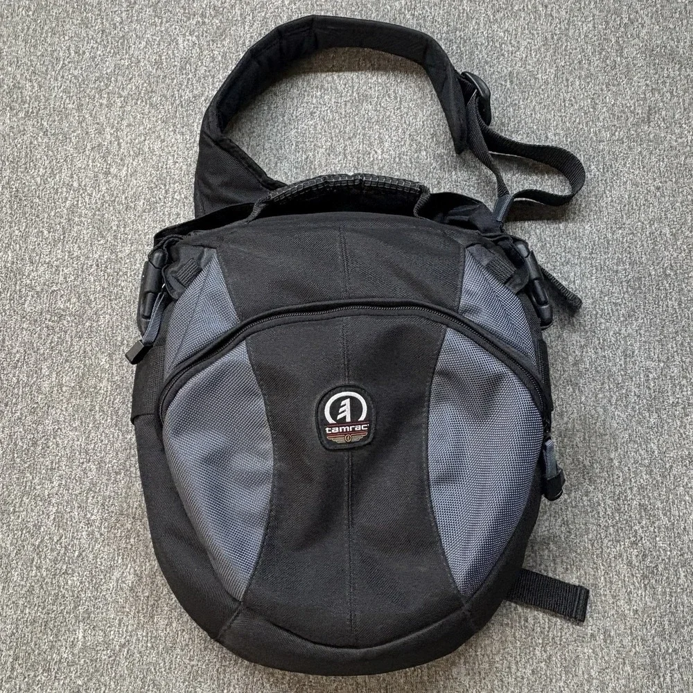 Tamrac Velocity 8X 5768 Sling Camera Bag Black Gray DSLR Case